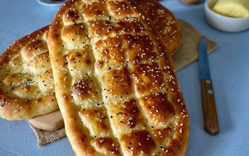 11 ayın sultanına özel Ramazan pidesini konutta kendiniz yapın!