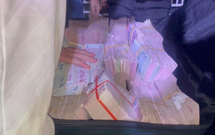Kocaeli’de aşiret düğünü: 20 milyon TL ve 5 kilo altın takıldı