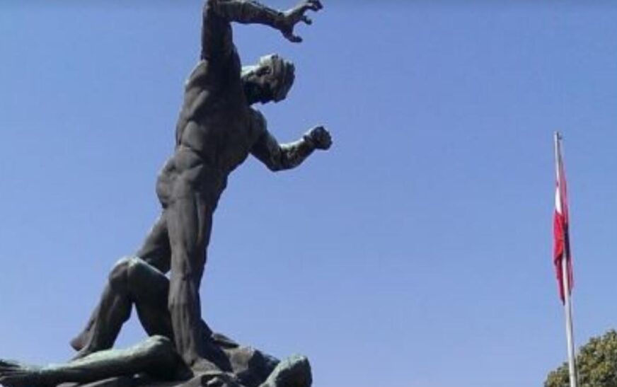 Ümit Yenişehirli yazdı: CHP’nin heykel işleri…