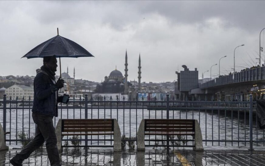 İstanbul Valiliği’nden yağış uyarısı: Sıcaklıklar düşüyor