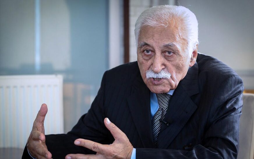 Şair ve yazar Yavuz Bülent Bakiler yaşamını yitirdi