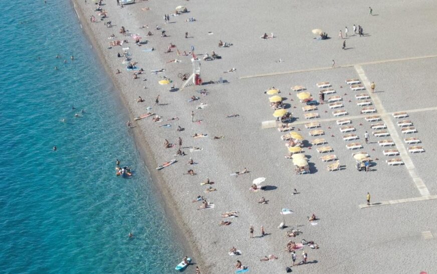 Antalya’da sahiller doldu