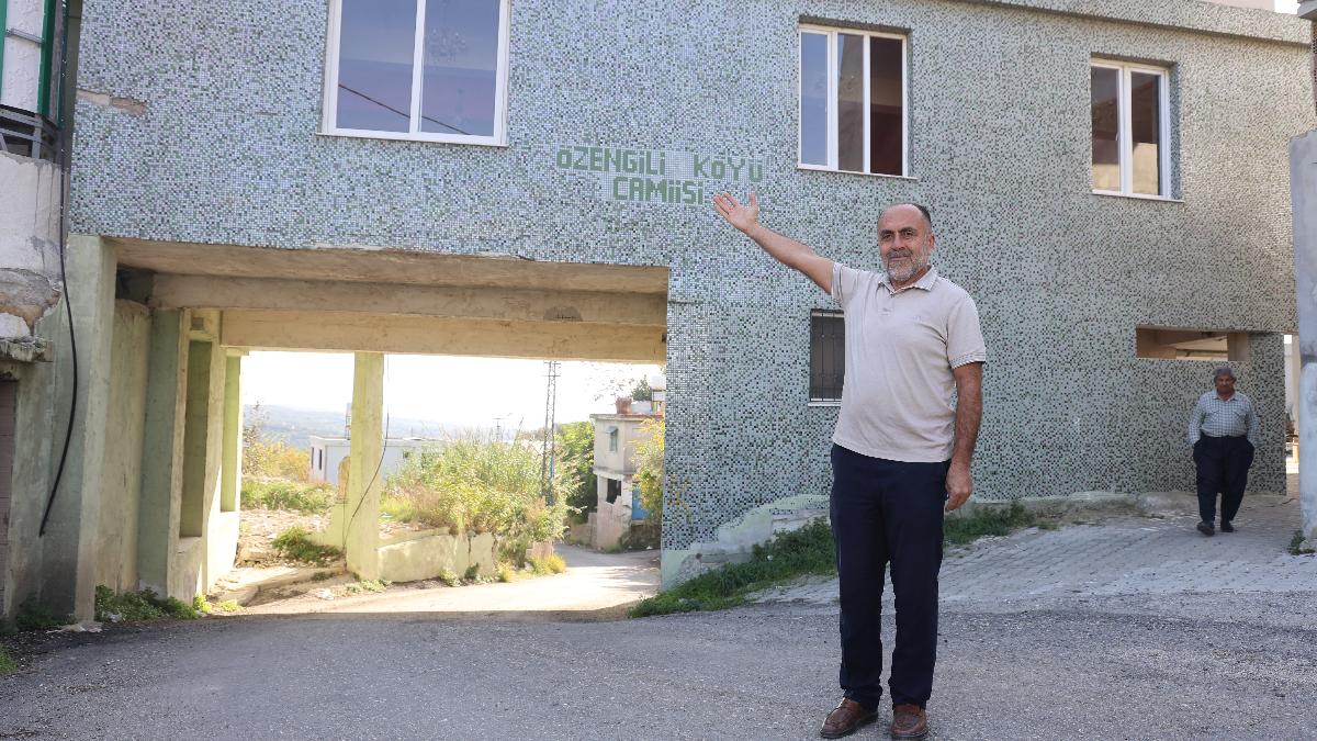 Hatay’da camiyi yapmaya uygun yer bulamadılar